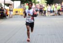 Simon Mussie gewinnt den 10 km Lauf beim Rund um den Winterstein in Friedberg
