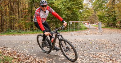 Klaus Eckhardt drückt auf die Tube beim Duathlon in Rüsselsheim: Platz 1 in der M65!